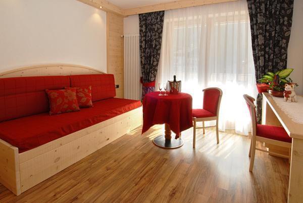 Hotel Flora Alpina Campitello di Fassa Chambre photo